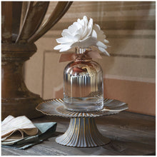 Load image into Gallery viewer, Floral Vase Diffuser-Jasmin.
